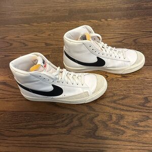 Nike White and Black Women's Sneakers